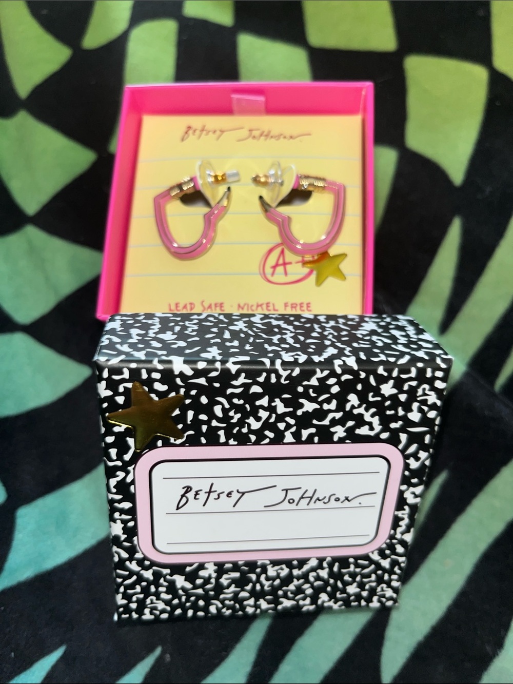 ✨BNWT Betsey Johnson Pink Pencil Heart Earring!BNWT!NEVER WORN!BRAND NEW